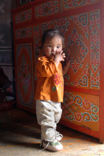 7. mongolia child
